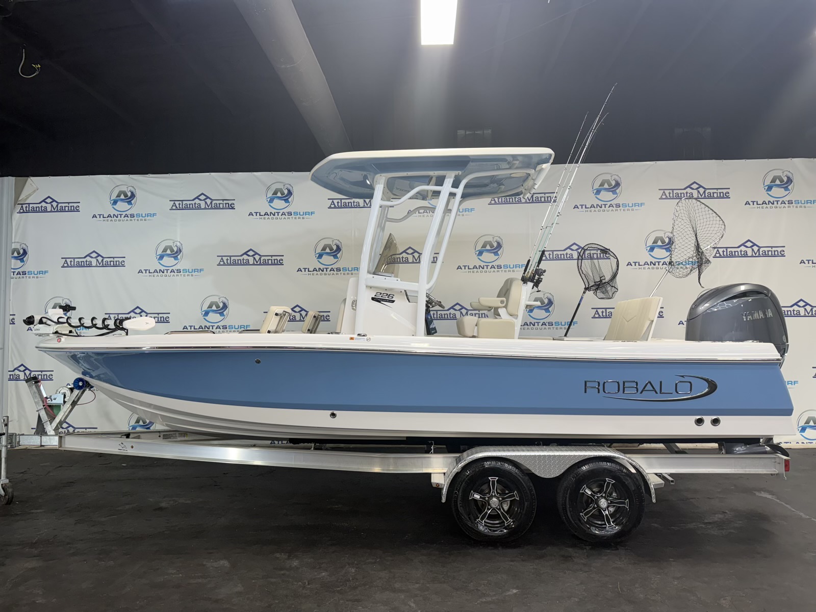 2026 Robalo 226 Cayman - 
